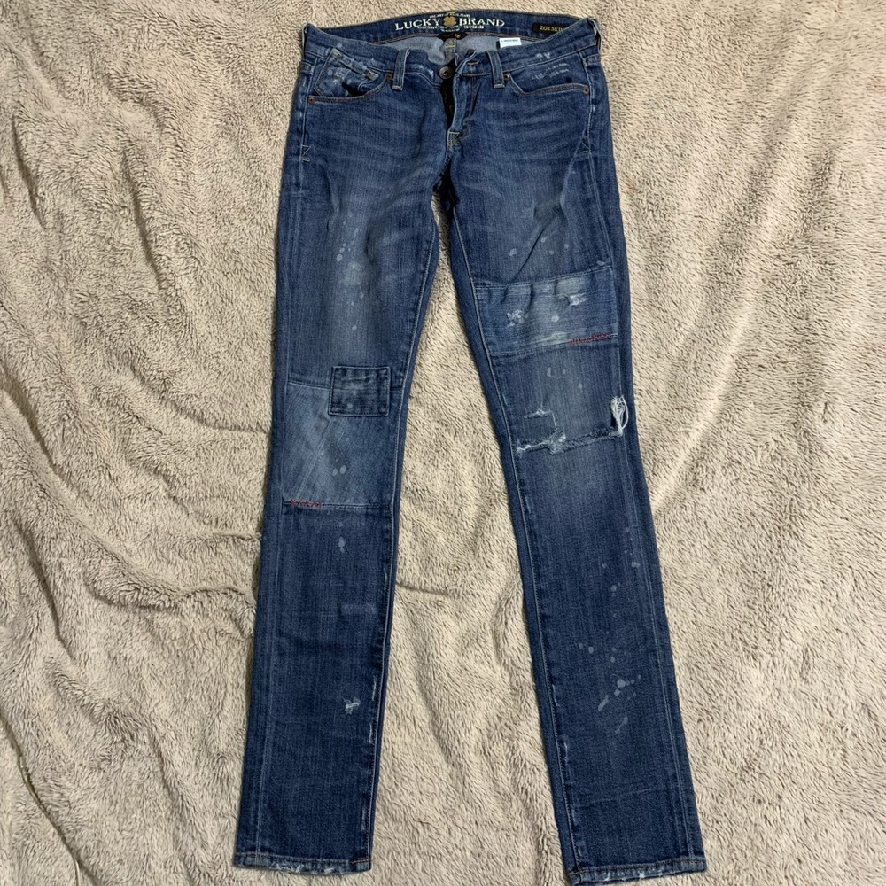 Distressed Lucky 🍀 Brand Jeans // 26 or 2
